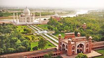 From Delhi to Taj Mahal and Agra Tour By Superfast Train