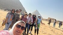 Private Tour to The Pyramids Egyptian Museum & Bazaar from Cairo