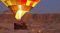  Stunning views of a hot air balloon ride over Luxor