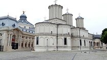 Discover Three Castles in Bucharest " Dracula , Peles and Transylvania"