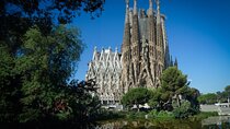 Sailing Experience and Sagrada Familia Tour