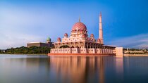 Private Tour in Putrajaya with Boat Cruise and Pink Mosque