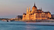 Prague to Budapest - Private Transfer with 2 hours of Sightseeing