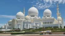 Guided City Tour of Abu Dhabi with Sheikh Zayed Mosque