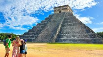Chichen Itza Early Access Tour with Expert Guide & Buffet Lunch