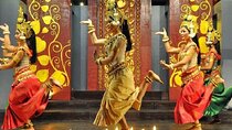 Apsara Dance Show & Dinner with Tuk-Tuk Transfers