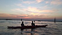Venice: Kayak Tour in the Canals (Night + Sunset)