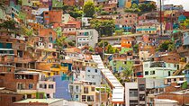 Private Tour to Explore Comuna 13 with transportation
