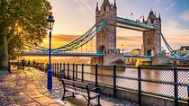 Skip-the-line Tower Bridge and Tower of London Private Tour