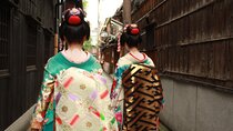 Authentic Kyoto Gion Tour with Traditional Cuisine and Maiko Show