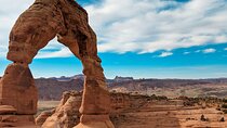 Arches & Canyonlands Two Day Private Tour & Hike