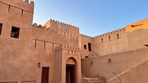 Amouage & Nizwa Full-Day Tour: Fort, Souq & Barakat Al Mouz