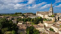 Half day in Pomerol and Saint Emilion in a classic car