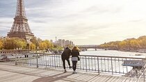 4 Hour Shared Walking Tour in Paris with Local Guide
