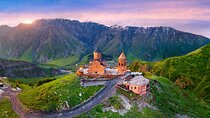 Private Day Tour to Kazbegi and Gudauri