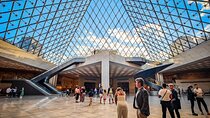 Explore the secrets of the Louvre + Mona Lisa pass