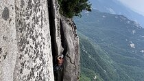 Multi Pitch Climbing on Bukhan Mountain Seoul