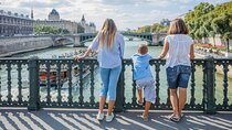 Kid-friendly Marais Private Tour in Paris including Jewish Quarter