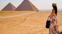  Tour from Hurghada to Cairo by Private Car