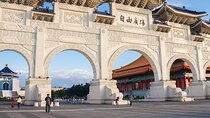 Taipei : Must-See Attractions Walking Tour With A Guide (Private)