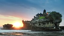 Tanah Lot temple + Taman Ayung temple at dusk / Private tour 8 hours, Hotel transfer, English/Japanese driver / guide, Arrangements OK