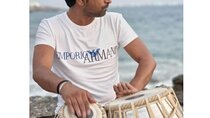 Learn to play a traditional indian instrument in Varanasi! 