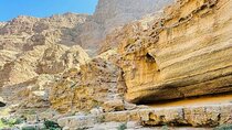 Private tour in Wadi Shab (snorkeling) & Bimmah Sinkhole 
