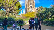 Barcelona Sagrada familia Electric Scooter or E-Bike Tour 