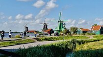 Private Tour to Zaanse Schans Windmills Cheese Farm and Volendam