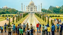 Early Morning Taj Mahal Sunrise Tour with Entrances fees from Delhi