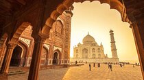Private Taj Mahal at Sunrise and Agra Day Tour from Delhi