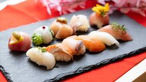 Kyoto: Enjoy Sushi & Market Tour! Best for Family & Couple!