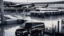 Private Auckland Airport Transfer: to/from City Hotels in Minivan