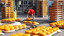 Tour to the Alkmaar Cheese market and Windmills from Amsterdam