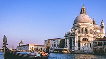 Private Gondola Ride with Serenade in Venice