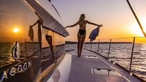 Private tour on a LUXURY Catamaran (Sunset and Wine Tour)