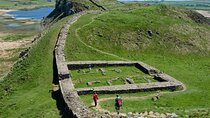Rosslyn Chapel and Hadrian's Wall Small Group Tour from Edinburgh