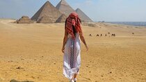 Private Guided Tour: Pyramids, Museum & Khan with Lunch & Drinks