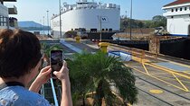 Panama Canal Tour: Miraflores Locks and Canal Zone