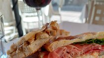 Foodie Full Lunch Tour Experience with a Local Sommelier in Pisa