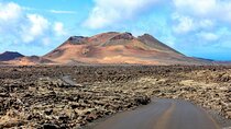 Lanzarote Volcanoes and Caves Tour from Fuerteventura