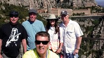 Private Montserrat tour with 2 guides and hotel pickup