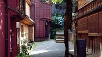 Private Tour From Kanazawa Gold Leaf and Sushi Delights