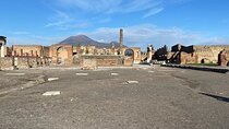 Private transfer from Naples airport to Pompeii