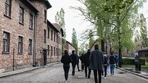 Auschwitz-Birkenau: Day Trip & Transfer from Kraków