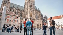 Prague Old Town, River Cruise and Prague Castle Sightseeing Tour Including Lunch
