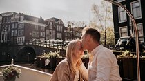 Private Romantic Canal Cruise Amsterdam with Bubbly and Snacks