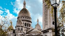  Walking Tour in Montmartre with a guide