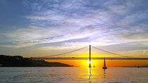 Lisbon Small Group Sunset Sailing 2h Cruise with Drinks Included