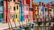 Enjoy an unforgettable tour of Murano, Burano and Torcello.